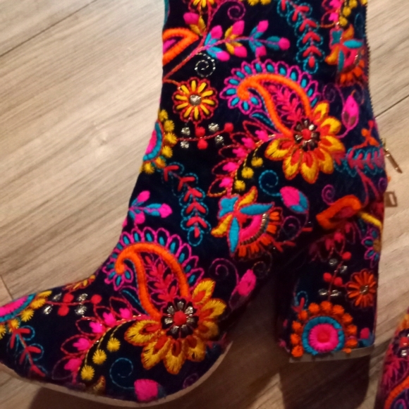 Ankle Boots Size 9 - Picture 3 of 4